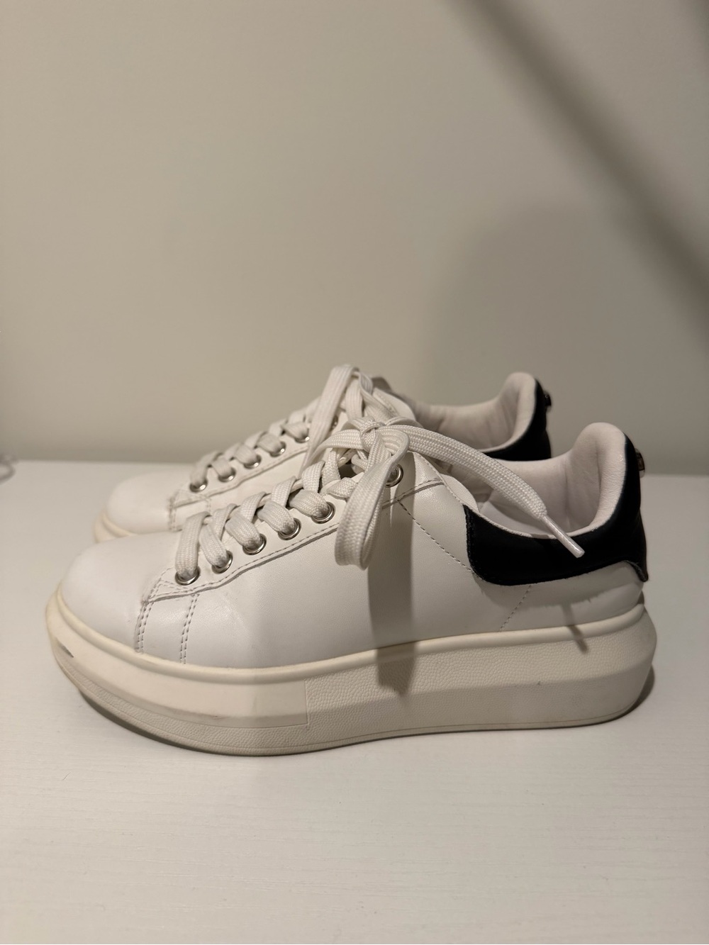 STEVE MADDEN FROSTED WHITE MULTI PLATFORM